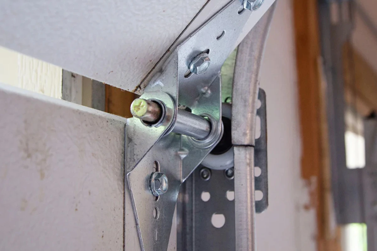 Garage Door Hinge Repair, Charlotte, NC