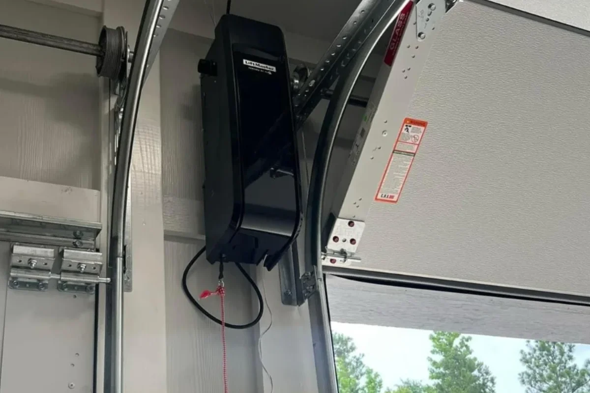 Garage Door Roller and Cable